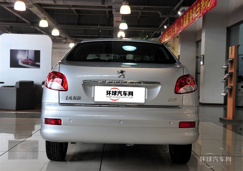 2011款 三廂 1.4L 手動馭樂版