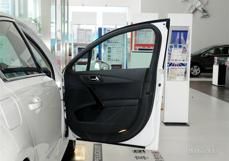 2013款 2.0L 兩周年紀念 自動智享版