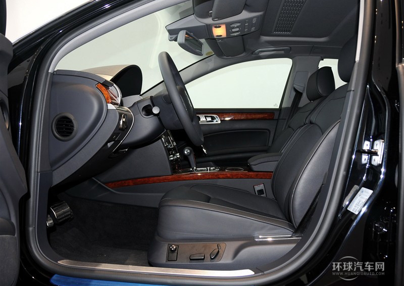 2012款 3.0L 商務型