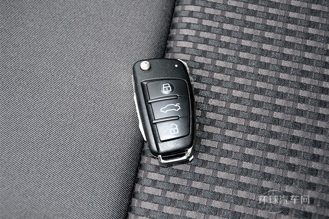 2015款 30 TFSI 進取型