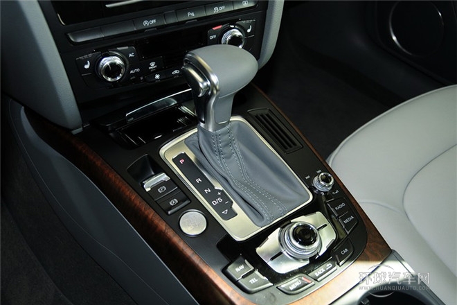 2013款 35 TFSI 自動豪華型