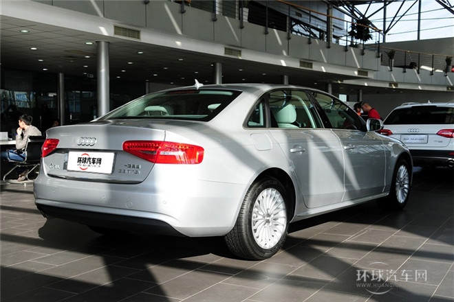 2013款 35 TFSI 自動豪華型