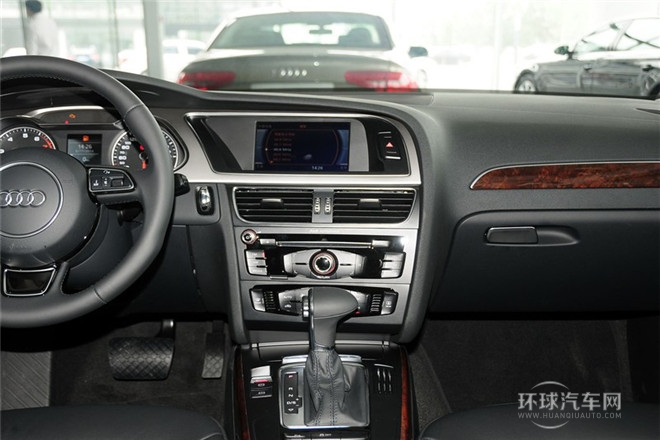 2013款 35 TFSI 自動(dòng)舒適型