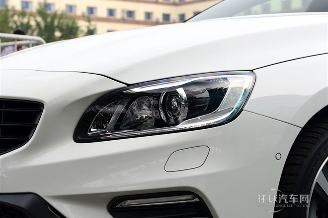 2015款2.0T T5智雅個(gè)性運(yùn)動(dòng)版