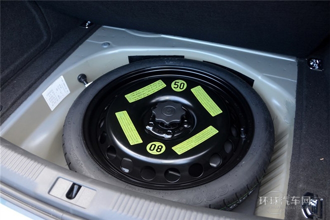 2013款 30 TFSI 自動舒適型