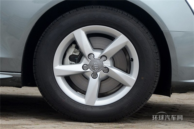 2013款 30 TFSI 自動舒適型