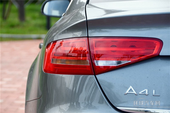 2013款 30 TFSI 自動(dòng)舒適型