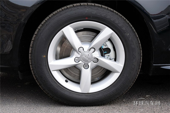 2013款 30 TFSI 手動舒適型