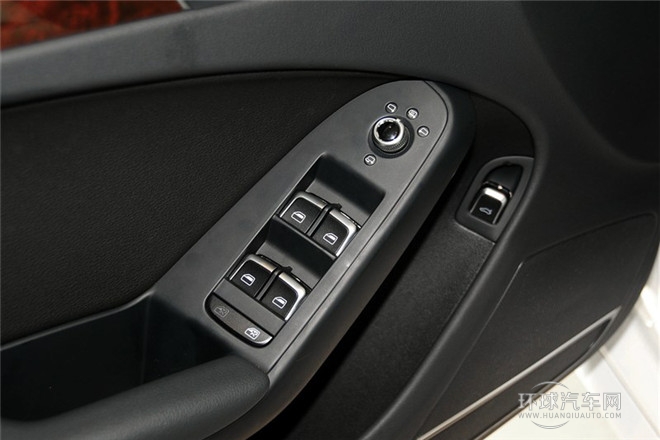 2015款 35 TFSI 自動舒適型