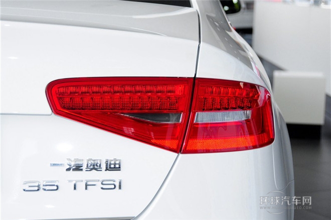 2015款 35 TFSI 自動標(biāo)準(zhǔn)型