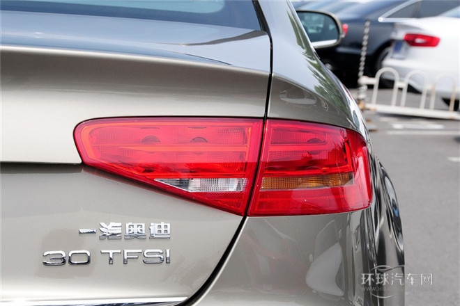 2015款 30 TFSI 自動(dòng)舒適型