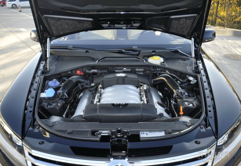 2013款 4.2L 柏秋納弗洛版