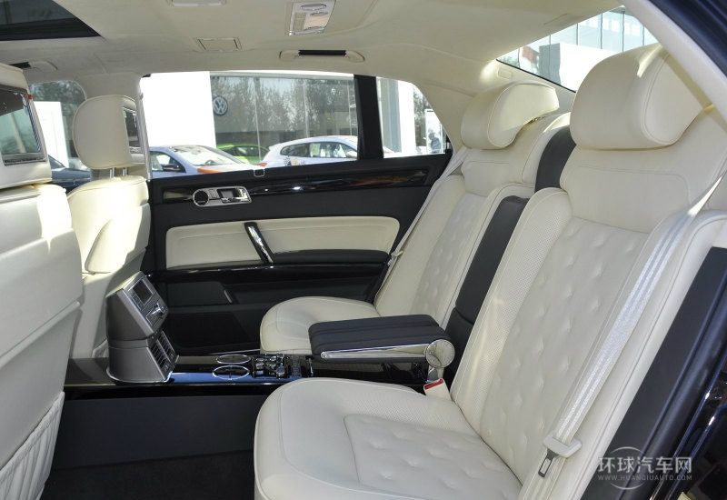 2013款 4.2L 柏秋納弗洛版