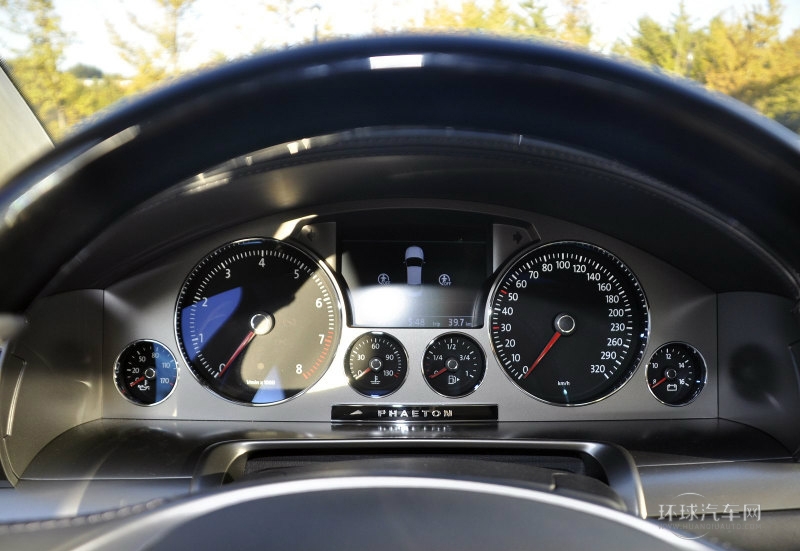 2013款 4.2L 柏秋納弗洛版