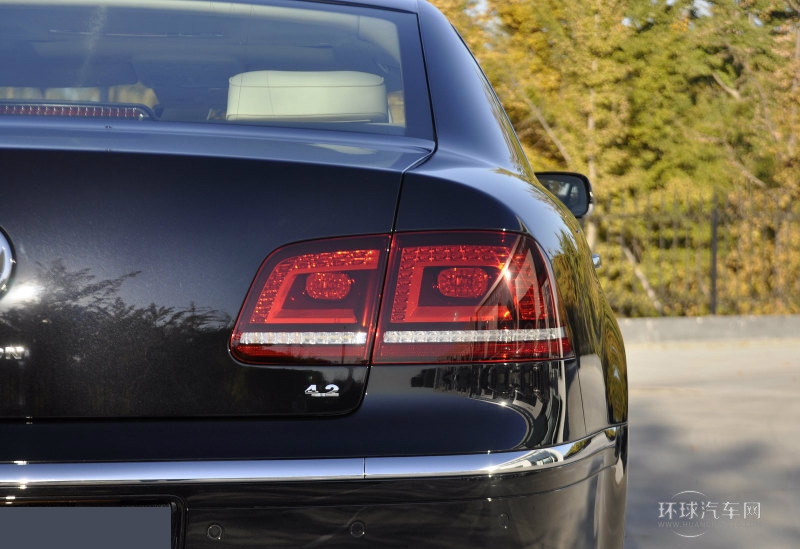 2013款 4.2L 柏秋納弗洛版