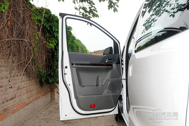 2014款 2.4L 商務型