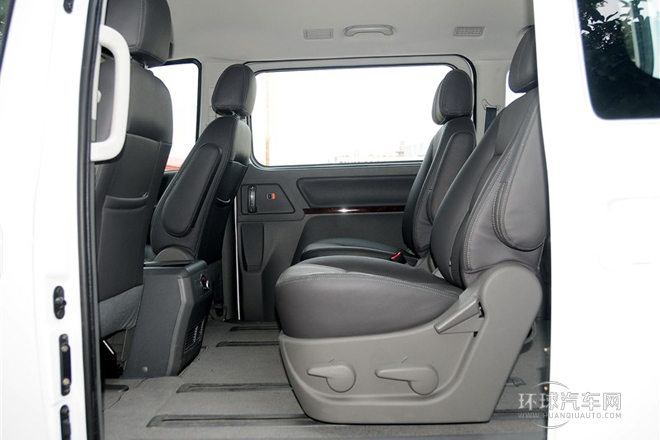 2014款 2.4L 商務型