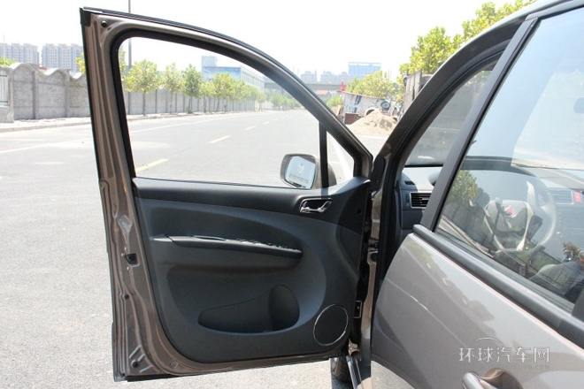 2014款 LV 改款 1.5L AMT豪華型