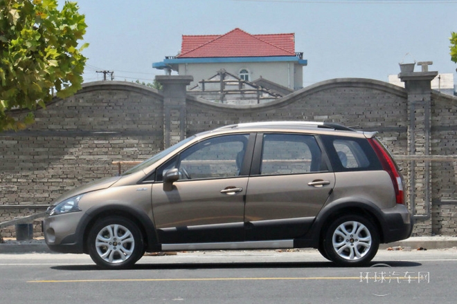 2014款 LV 改款 1.5L AMT豪華型