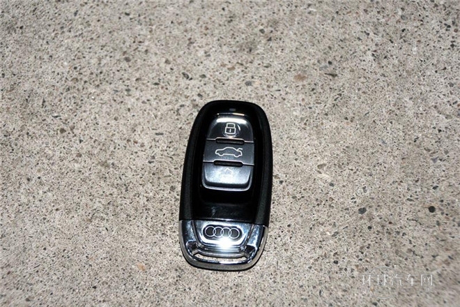 2013款 A8L 30 FSI 專(zhuān)享型