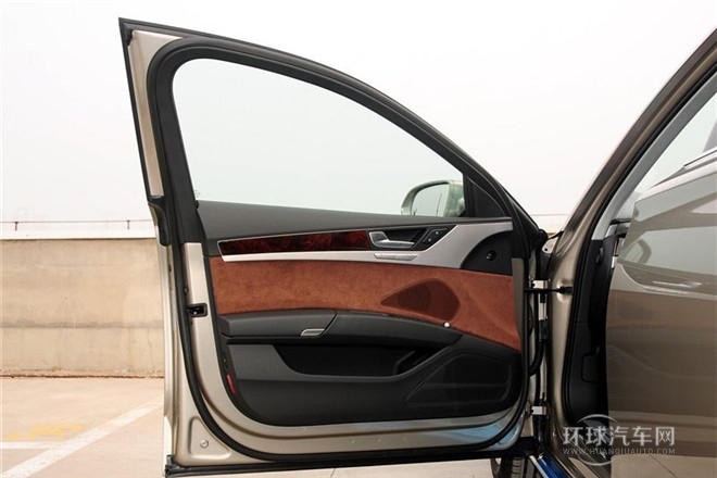 2013款 A8L 30 FSI 舒適型