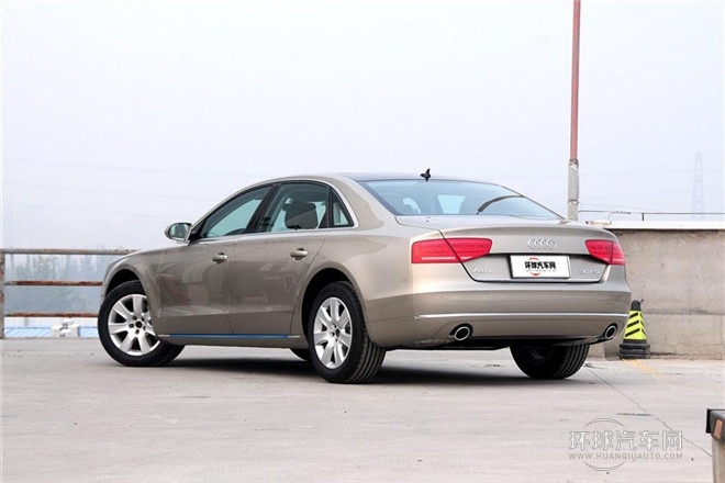 2013款 A8L 30 FSI 舒適型