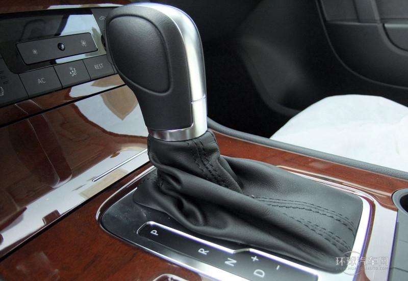 2011款 3.0TDI V6 柴油標配型