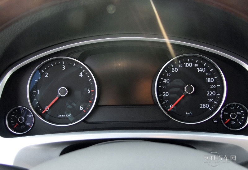 2011款 3.0TDI V6 柴油標配型