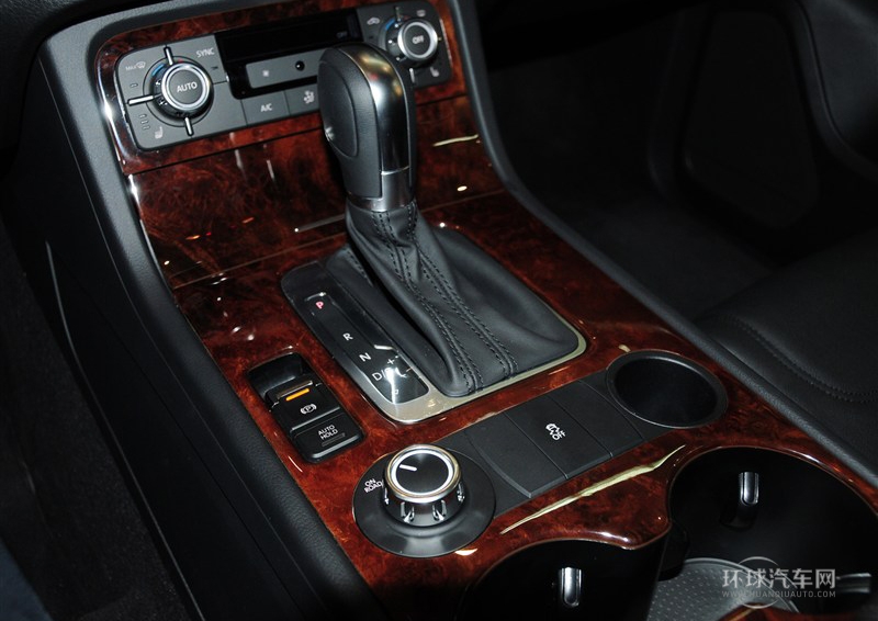 2011款 3.0TSI V6 標(biāo)配型