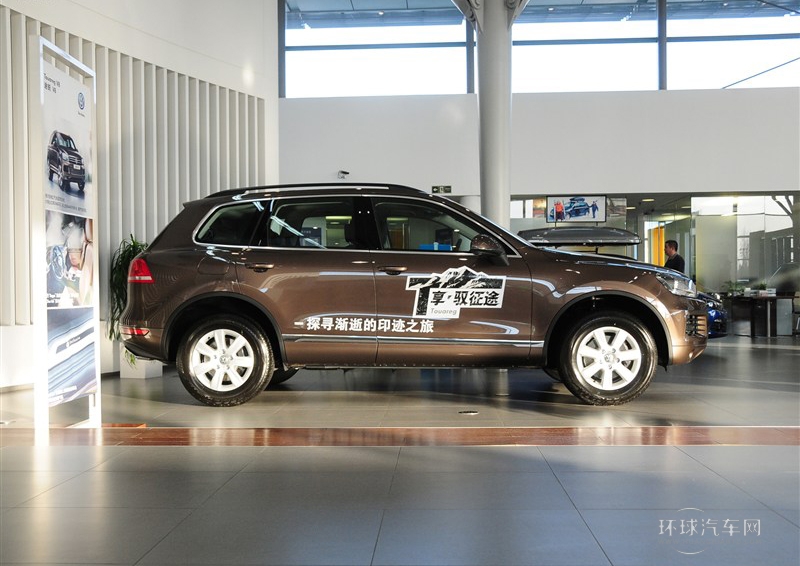 2011款 3.0TSI V6 標(biāo)配型