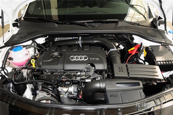 2013款 TT Coupe 45 TFSI 白色經(jīng)典版