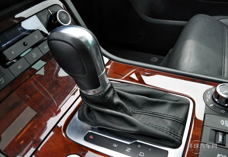 2013款 3.6L V6 越野增強(qiáng)高配型