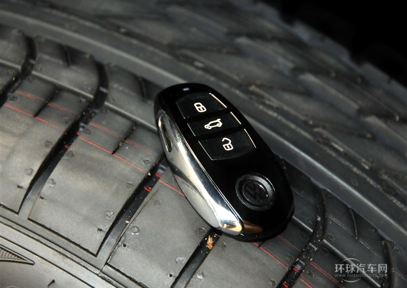 2014款 3.0TSI V6 黑色探險者