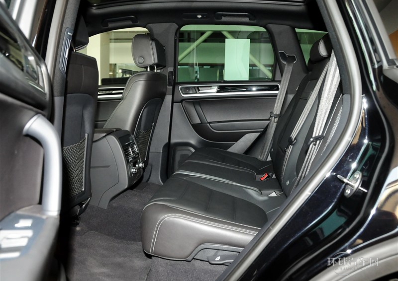 2014款 3.0TSI V6 黑色探險者