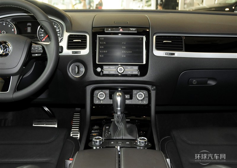 2014款 3.0TSI V6 黑色探險者