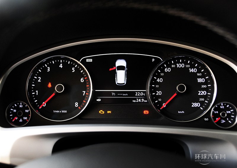 2014款 3.0TSI V6 黑色探險者