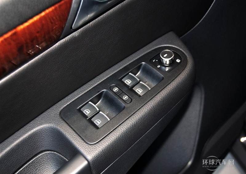 2013款 1.8TSI 舒適型 歐V