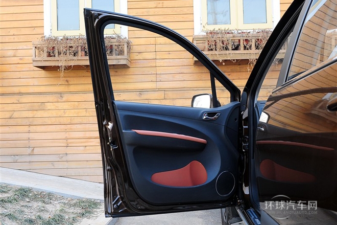 2013款 1.8T 尊貴型