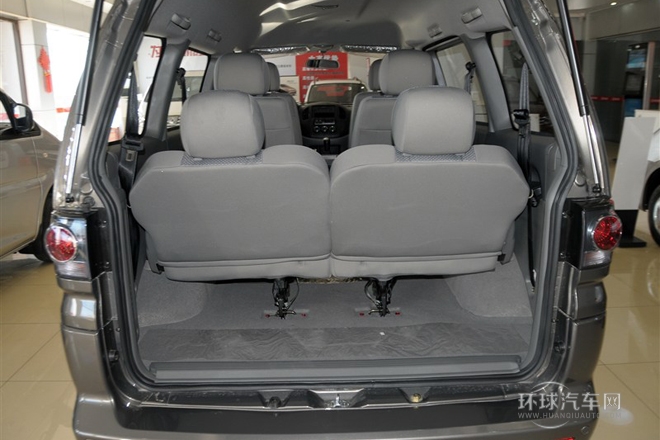 2014款 M3 1.6L 7座舒適型