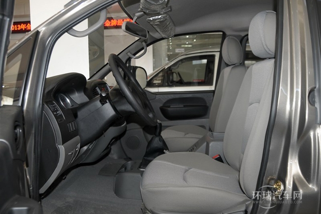 2014款 M3 1.6L 7座舒適型