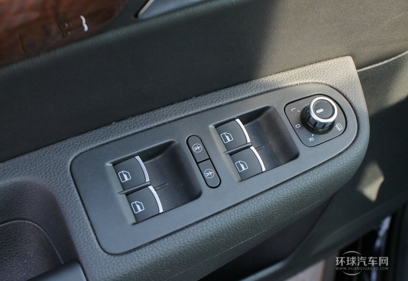 2013款 2.0TSI 豪華型 歐V