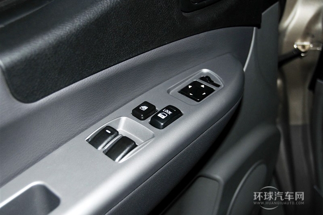 2014款 M5 Q3 2.0L 7座短軸豪華型