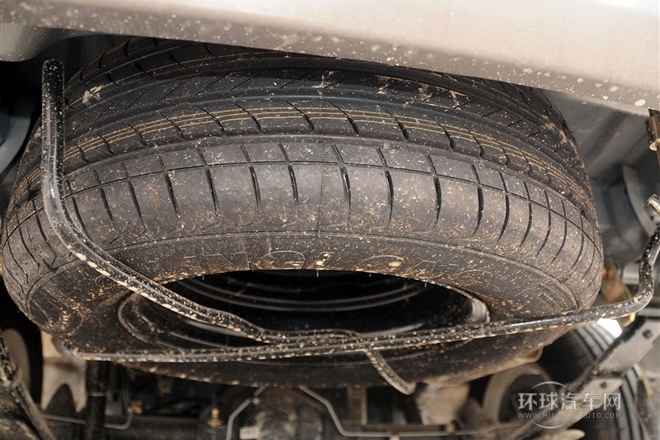 2014款 M5 Q3 2.0L 7座長(zhǎng)軸豪華型