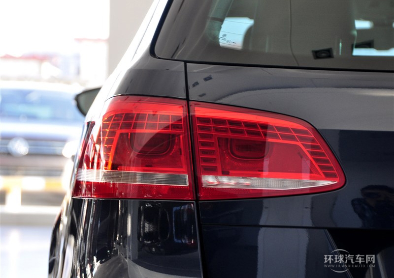 2012款 旅行版 2.0TSI 豪華型