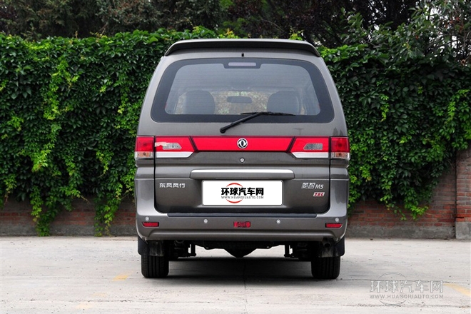 2014款 M5 Q3 2.0L 7座長(zhǎng)軸豪華型