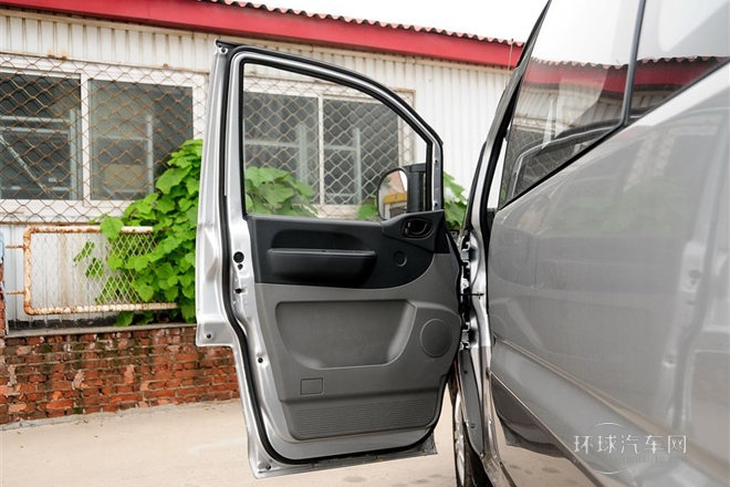 2014款 M5 Q7 2.0L 7座長軸舒適型