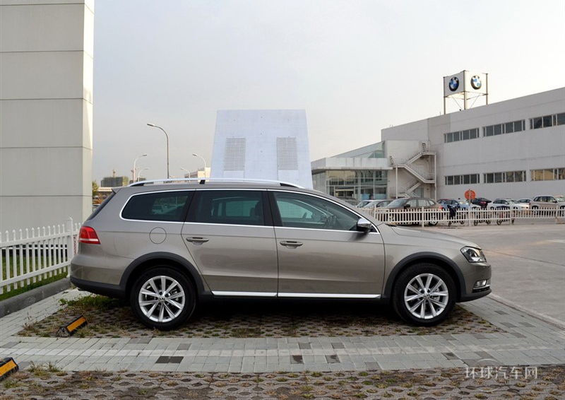 2012款 旅行版 2.0TSI 四驅舒適型