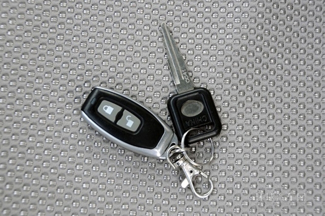 2010款 2.4T柴油標準型4D25