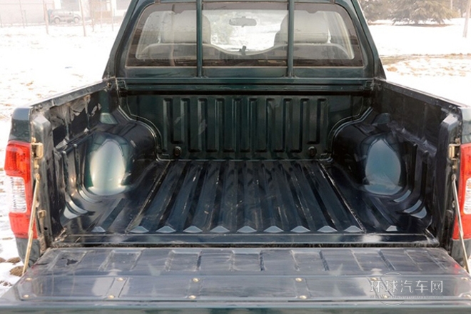 2010款 2.4T柴油標準型4D25