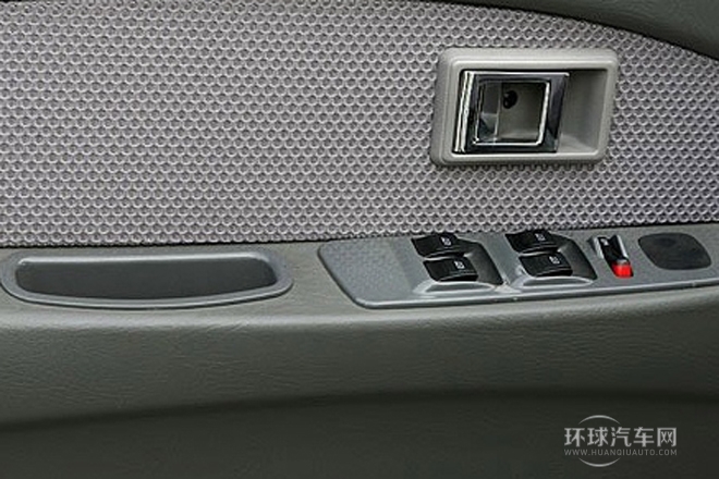 2009款 2.0L汽油豪華型